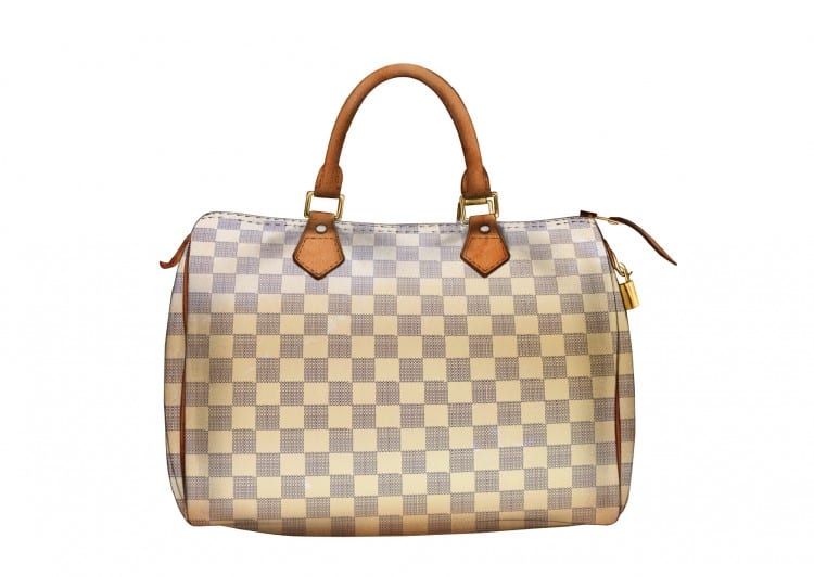 n°2: Le "Speedy" de Vuitton. Depuis 1965, date à laquelle Audrey Hepburn a demandé à Louis Vuitton de dessiner une version plus petite du "Keepall", ce sac est un must.